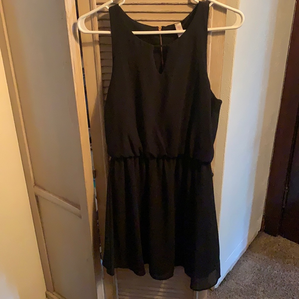 Little black sleeveless dress!